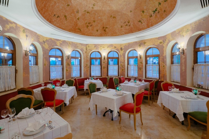 La Gondola Italian A La Carte Restoran